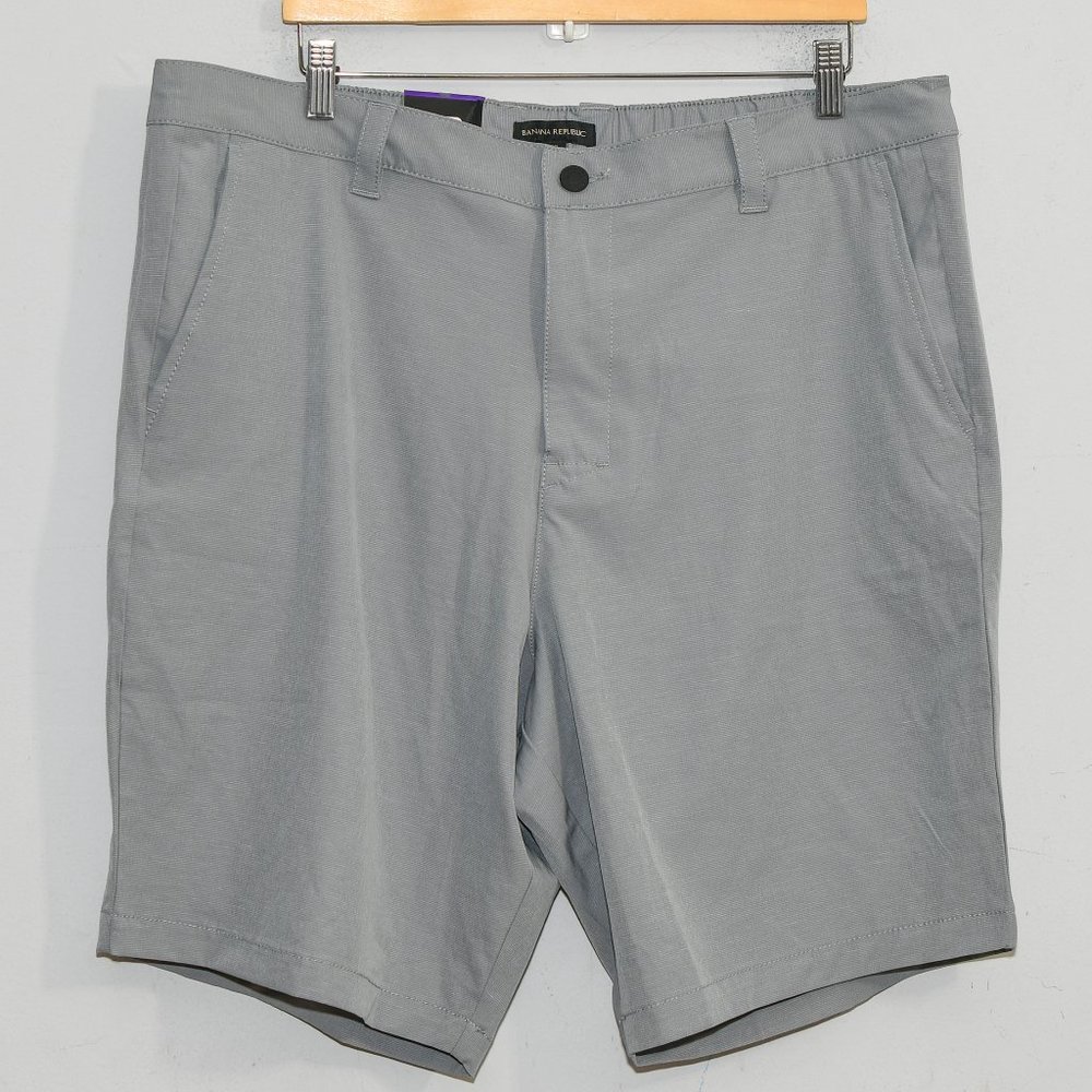 Gray Men’s Flat Front Short Banana Republic®